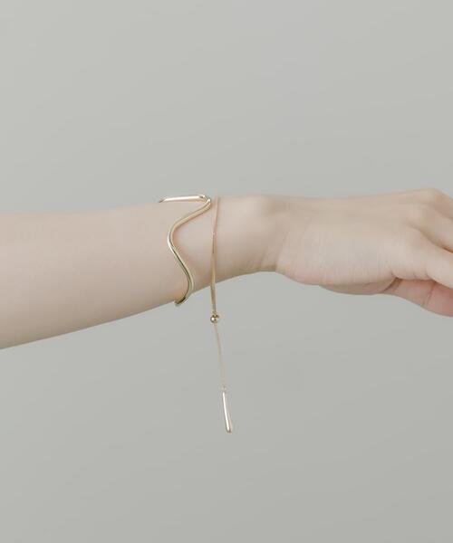 SMELLY（スメリー）の「チェーン2セットブレスレットバングル（バングル/リストバンド・レディース・ゴールド・-）」の4枚目の写真