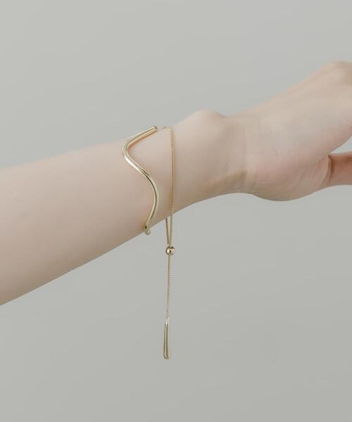 SMELLY（スメリー）の「チェーン2セットブレスレットバングル（バングル/リストバンド・レディース・ゴールド・-）」の5枚目の写真