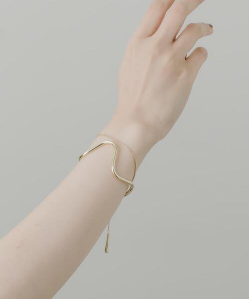 SMELLY（スメリー）の「チェーン2セットブレスレットバングル（バングル/リストバンド・レディース・ゴールド・-）」の7枚目の写真