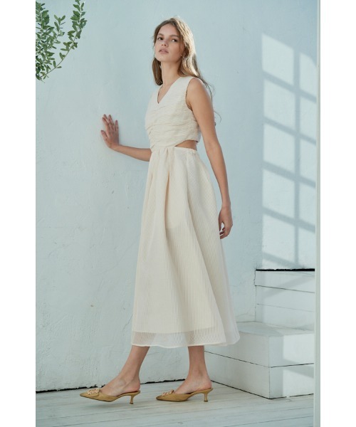 Estella.K(エステラケー)の「Cello Cut-our Dress シアーシャーリングタックドレス(ワンピース・レディース・アイボリー系/レッド/ライラック/ホワイト×ブラック・FREE)」の3枚目の写真