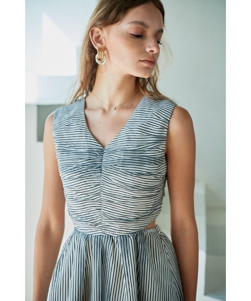 Estella.K(エステラケー)の「Cello Cut-our Dress シアーシャーリングタックドレス(ワンピース・レディース・アイボリー系/レッド/ライラック/ホワイト×ブラック・FREE)」の9枚目の写真