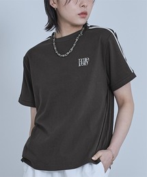 ロゴ刺繍ラインTシャツ