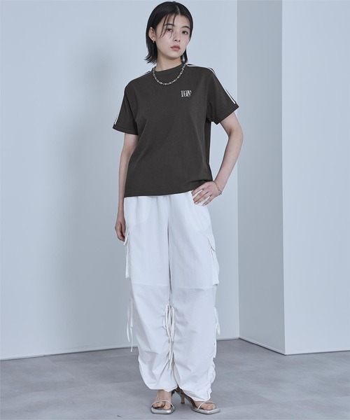 miette（ミエット）の「ロゴ刺繍ラインTシャツ（Tシャツ/カットソー・レディース・ホワイト系その他/ブラック/グレイッシュベージュ/ホワイト系その他2/チャコールグレー・FREE）」の16枚目の写真