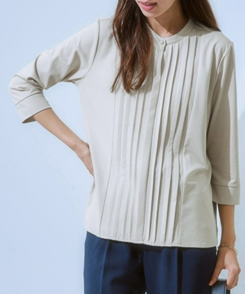7days Life Styling(セブンデイズライフスタイリング)の「ブラウス見え シルケットポンチピンタックカットソートップス(Tシャツ/カットソー・レディース・グレイッシュベージュ/ブラック/オフホワイト/ミント・S/M/L/LL/3L/6L/4L/5L)」の3枚目の写真