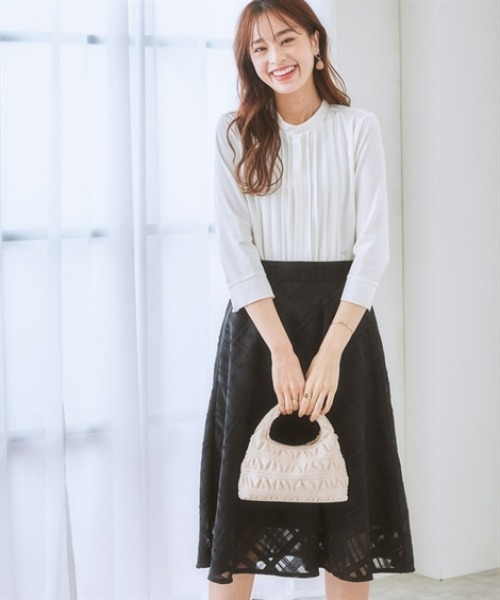 7days Life Styling(セブンデイズライフスタイリング)の「ブラウス見え シルケットポンチピンタックカットソートップス(Tシャツ/カットソー・レディース・グレイッシュベージュ/ブラック/オフホワイト/ミント・S/M/L/LL/3L/6L/4L/5L)」の6枚目の写真