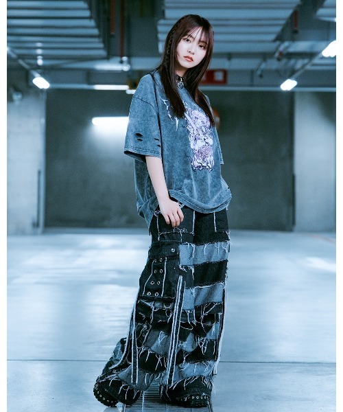 TRAVAS TOKYO（トラバス トウキョウ）の「『TRAVAS TOKYO/トラバス トーキョー』イラストプリント加工Tシャツ（Tシャツ/カットソー・レディース・チャコールグレー/ブラック・FREE）」の5枚目の写真