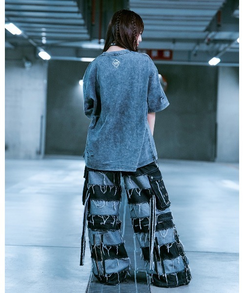 TRAVAS TOKYO（トラバス トウキョウ）の「『TRAVAS TOKYO/トラバス トーキョー』イラストプリント加工Tシャツ（Tシャツ/カットソー・レディース・チャコールグレー/ブラック・FREE）」の7枚目の写真