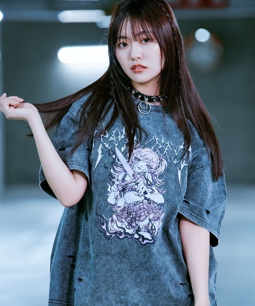 TRAVAS TOKYO（トラバス トウキョウ）の「『TRAVAS TOKYO/トラバス トーキョー』イラストプリント加工Tシャツ（Tシャツ/カットソー・レディース・チャコールグレー/ブラック・FREE）」の18枚目の写真