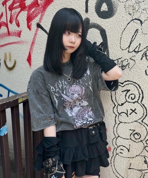 TRAVAS TOKYO（トラバス トウキョウ）の「『TRAVAS TOKYO/トラバス トーキョー』イラストプリント加工Tシャツ（Tシャツ/カットソー・レディース・チャコールグレー/ブラック・FREE）」の13枚目の写真