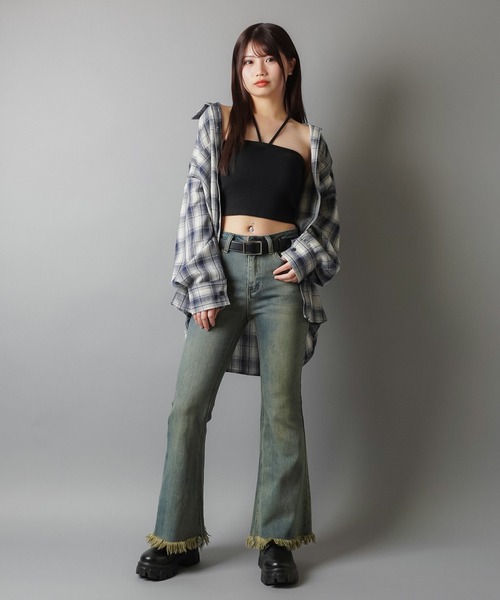 SPINNS（スピンズ）の「肩ひも取り外し可能！オフショルのインナーにも◎/カップ付き マルチウェイキャミソール/2サイズ・4色展開（キャミソール・レディース・チャコール/カーキ/オフホワイト/ブラック・M/S）」の16枚目の写真