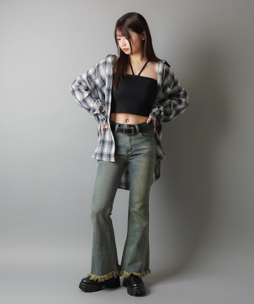 SPINNS（スピンズ）の「肩ひも取り外し可能！オフショルのインナーにも◎/カップ付き マルチウェイキャミソール/2サイズ・4色展開（キャミソール・レディース・チャコール/カーキ/オフホワイト/ブラック・M/S）」の17枚目の写真