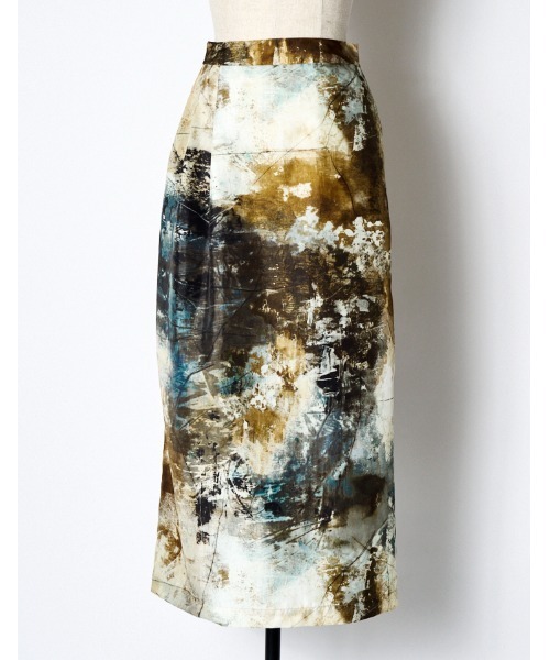 RUMCHE（ラムシェ）の「Mineral Print Straight Skirt / ミネラルプリントストレートスカート（スカート・レディース・ネイビー系・FREE）」の3枚目の写真
