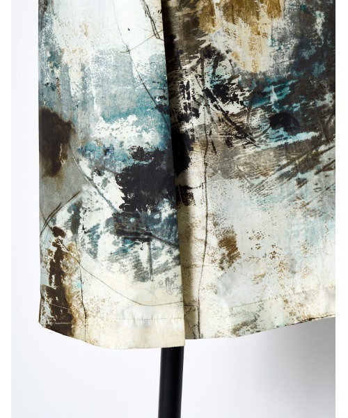 RUMCHE（ラムシェ）の「Mineral Print Straight Skirt / ミネラルプリントストレートスカート（スカート・レディース・ネイビー系・FREE）」の9枚目の写真