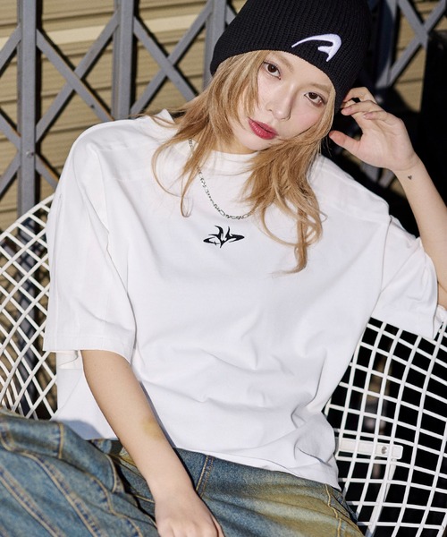 MSG(エムエスジー)の「ヴィンテージライクロゴ刺繍カットオフTシャツ【UNISEX】(Tシャツ/カットソー・メンズ・ブラック/グレー系/ワイン系/ブラック系/ホワイト/オレンジ/ブルー/ブラウン・S/M/L/XL)」の2枚目の写真