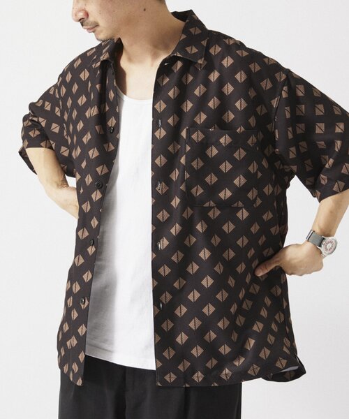 JOURNAL STANDARD relume(ジャーナルスタンダード レリューム)の「ホールパターンプリント 半袖シャツ(シャツ/ブラウス・メンズ・ネイビー/ベージュ系その他/ボルドー/ブラック/グレー・MEDIUM/LARGE)」の2枚目の写真