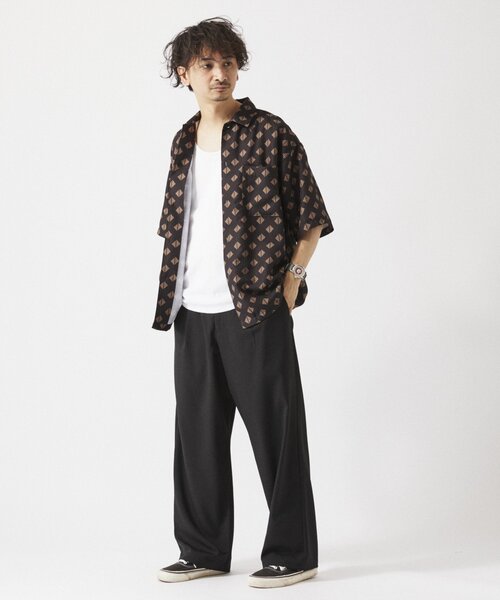 JOURNAL STANDARD relume(ジャーナルスタンダード レリューム)の「ホールパターンプリント 半袖シャツ(シャツ/ブラウス・メンズ・ネイビー/ベージュ系その他/ボルドー/ブラック/グレー・MEDIUM/LARGE)」の6枚目の写真