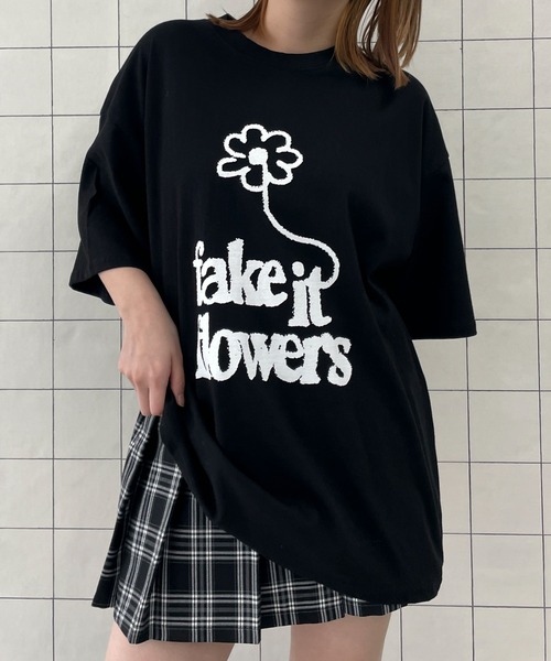 WOND(ウォンド)の「WOND/fake it flowersビッグT(Tシャツ/カットソー・レディース・ホワイト/ブラック・FREE)」の2枚目の写真