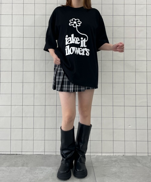 WOND(ウォンド)の「WOND/fake it flowersビッグT(Tシャツ/カットソー・レディース・ホワイト/ブラック・FREE)」の4枚目の写真