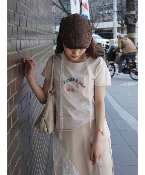 JUMELLE（ジュメロ）の「drawing flower T（Tシャツ/カットソー・レディース・ホワイト/ベージュ・FREE）」の2枚目の写真