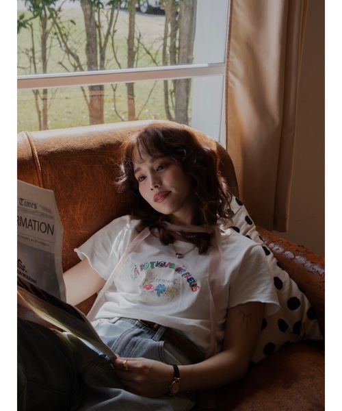 JUMELLE（ジュメロ）の「drawing flower T（Tシャツ/カットソー・レディース・ホワイト/ベージュ・FREE）」の3枚目の写真