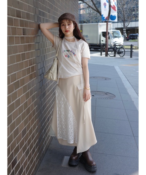 JUMELLE（ジュメロ）の「drawing flower T（Tシャツ/カットソー・レディース・ホワイト/ベージュ・FREE）」の6枚目の写真