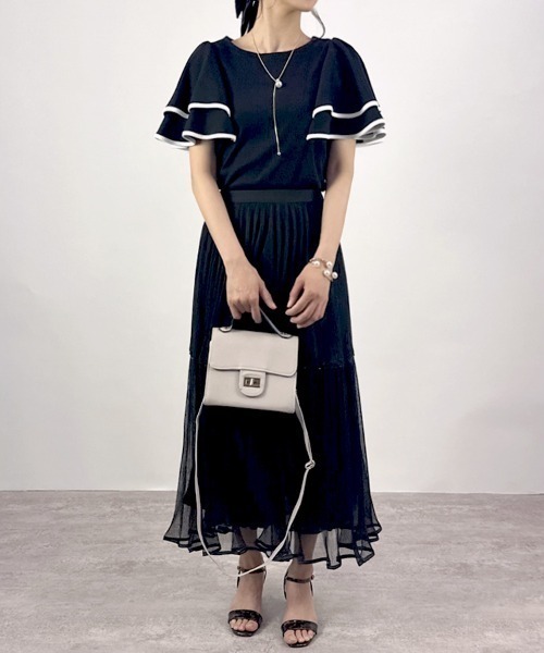 CLOTHY(クロシィ)の「【ラッフルが豪華に揺れる大人のカットソー♪】テレコダブルフリルトップス(Tシャツ/カットソー・レディース・アイボリー/ブラック/モカ/オフホワイト・LARGE/MEDIUM)」の5枚目の写真