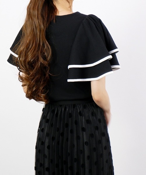 CLOTHY(クロシィ)の「【ラッフルが豪華に揺れる大人のカットソー♪】テレコダブルフリルトップス(Tシャツ/カットソー・レディース・アイボリー/ブラック/モカ/オフホワイト・LARGE/MEDIUM)」の12枚目の写真