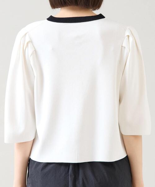 Tiara(ティアラ)の「ビジューボタンカーディガン(カーディガン/ボレロ・レディース・ホワイト×ブラック/ブルー/ブラック・FREE)」の10枚目の写真