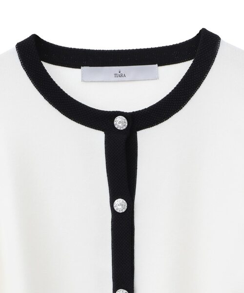 Tiara(ティアラ)の「ビジューボタンカーディガン(カーディガン/ボレロ・レディース・ホワイト×ブラック/ブルー/ブラック・FREE)」の14枚目の写真
