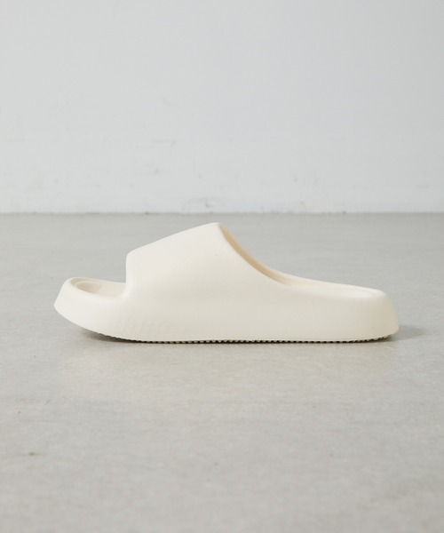 COLONY 2139(コロニートゥーワンスリーナイン)の「マシュマロシングルバンドサンダル(サンダル・レディース・ブラック/グリーン/ホワイト・LARGE/MEDIUM)」の13枚目の写真