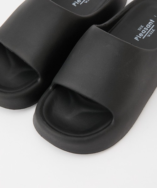 COLONY 2139(コロニートゥーワンスリーナイン)の「マシュマロシングルバンドサンダル(サンダル・レディース・ブラック/グリーン/ホワイト・LARGE/MEDIUM)」の7枚目の写真