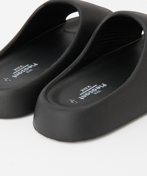 COLONY 2139(コロニートゥーワンスリーナイン)の「マシュマロシングルバンドサンダル(サンダル・レディース・ブラック/グリーン/ホワイト・LARGE/MEDIUM)」の6枚目の写真