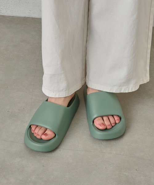 COLONY 2139(コロニートゥーワンスリーナイン)の「マシュマロシングルバンドサンダル(サンダル・レディース・ブラック/グリーン/ホワイト・LARGE/MEDIUM)」の15枚目の写真
