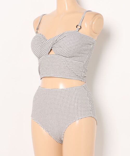 LAVIA（ラヴィア）の「ギンガムチェックツイストビキニ（水着・レディース・ピンク/グレー・M/L）」の21枚目の写真