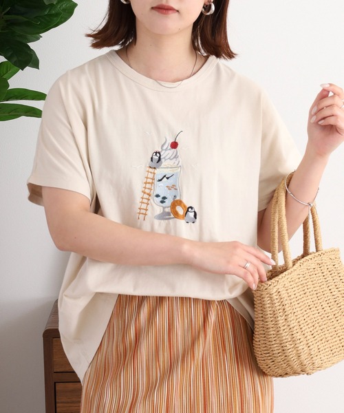 Emago(イマゴ)の「EMAGO クリームソーダ刺繍ドルマンTシャツ(Tシャツ/カットソー・レディース・ホワイト×ブルー/アイボリー/ネイビー・FREE)」の10枚目の写真