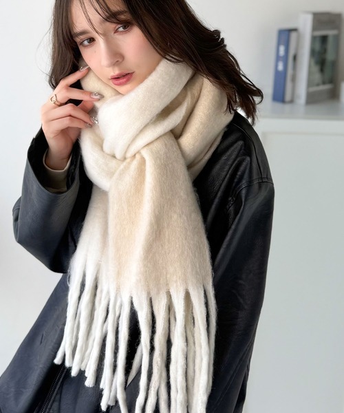 classicalelf（クラシカルエルフ）の「絶妙MIXカラーが使いやすい♪ バイカラー起毛マフラー（マフラー・レディース・グレー/アイボリー・ONE SIZE）」の16枚目の写真