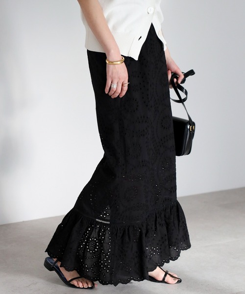 Bonjour Sagan(ボンジュールサガン)の「裾ギャザー切り替えコットンレーススカート【動画あり】(スカート・レディース・オフホワイト/ブラック・FREE)」の9枚目の写真