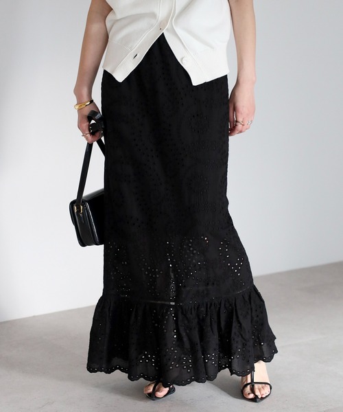 Bonjour Sagan(ボンジュールサガン)の「裾ギャザー切り替えコットンレーススカート【動画あり】(スカート・レディース・オフホワイト/ブラック・FREE)」の10枚目の写真