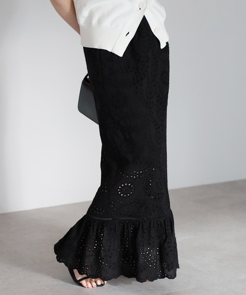 Bonjour Sagan(ボンジュールサガン)の「裾ギャザー切り替えコットンレーススカート【動画あり】(スカート・レディース・オフホワイト/ブラック・FREE)」の11枚目の写真