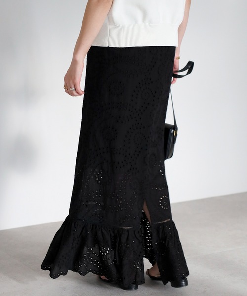 Bonjour Sagan(ボンジュールサガン)の「裾ギャザー切り替えコットンレーススカート【動画あり】(スカート・レディース・オフホワイト/ブラック・FREE)」の12枚目の写真
