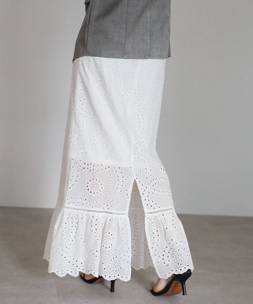 Bonjour Sagan(ボンジュールサガン)の「裾ギャザー切り替えコットンレーススカート【動画あり】(スカート・レディース・オフホワイト/ブラック・FREE)」の5枚目の写真