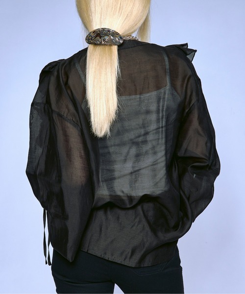 Ezick（エジック）の「Midnight Ruffle ドロストシアーブラウス（シャツ/ブラウス・レディース・ブラック/パープル/グレイッシュブルー・FREE）」の11枚目の写真