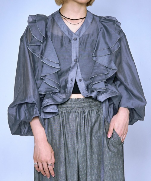 Ezick（エジック）の「Midnight Ruffle ドロストシアーブラウス（シャツ/ブラウス・レディース・ブラック/パープル/グレイッシュブルー・FREE）」の14枚目の写真