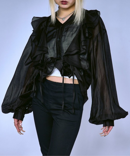 Ezick（エジック）の「Midnight Ruffle ドロストシアーブラウス（シャツ/ブラウス・レディース・ブラック/パープル/グレイッシュブルー・FREE）」の4枚目の写真