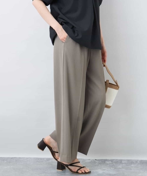 MK MICHEL KLEIN(エムケーミッシェルクラン)の「センタープレス入りストレートワイドパンツ/UVカット/接触冷感/速乾/洗える(その他パンツ・レディース・ライトグレー/カーキ・38)」の3枚目の写真