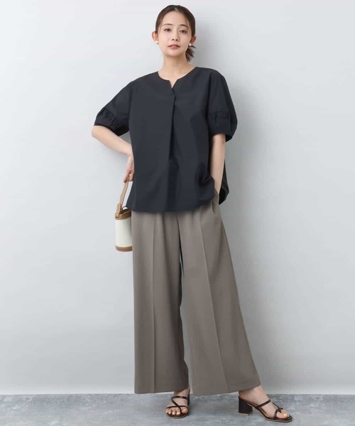 MK MICHEL KLEIN(エムケーミッシェルクラン)の「センタープレス入りストレートワイドパンツ/UVカット/接触冷感/速乾/洗える(その他パンツ・レディース・ライトグレー/カーキ・38)」の5枚目の写真