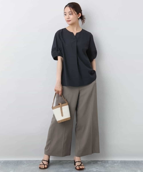 MK MICHEL KLEIN(エムケーミッシェルクラン)の「センタープレス入りストレートワイドパンツ/UVカット/接触冷感/速乾/洗える(その他パンツ・レディース・ライトグレー/カーキ・38)」の6枚目の写真