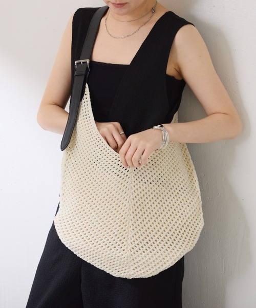 PAPILLONNER（パピヨネ）の「メッシュラウンドバッグ（ショルダーバッグ・レディース・アイボリー/ブラック・FREE）」の7枚目の写真