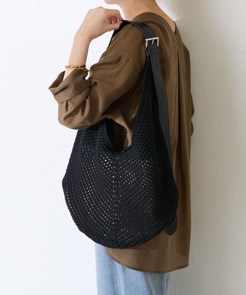 PAPILLONNER（パピヨネ）の「メッシュラウンドバッグ（ショルダーバッグ・レディース・アイボリー/ブラック・FREE）」の10枚目の写真