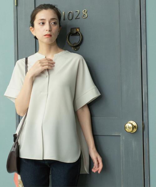 OPAQUE.CLIP(オペークドットクリップ)の「《5色展開/SS-LLサイズ》スキッパー金ボタンブラウス/セットアップ対応【防シワ/ストレッチ/洗濯機洗い可】(シャツ/ブラウス・レディース・ライトグレー/キャメル/ブラウン系8/ネイビー/ブラック・40/38/36/34/42)」の11枚目の写真